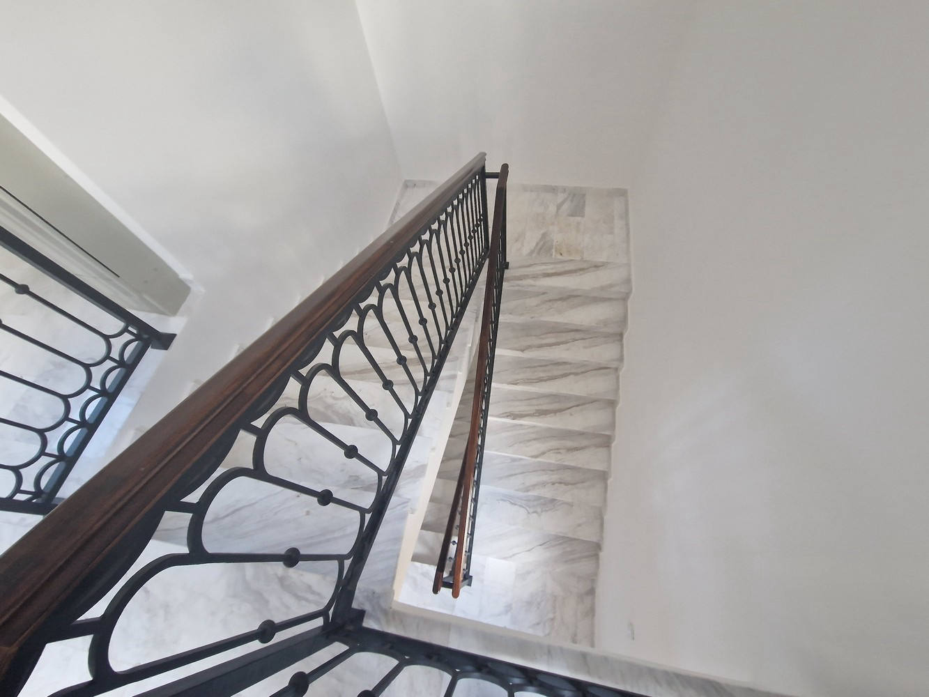 Квартира, 1109 м², 355 000$ — FAKTOR